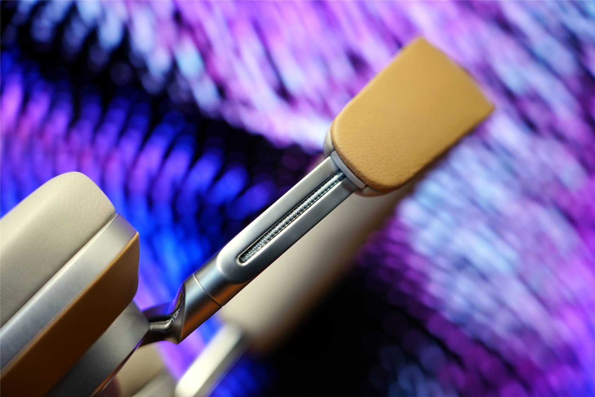 宝华韦健旗舰头戴耳机测评,宝华韦健px8对比苹果耳机