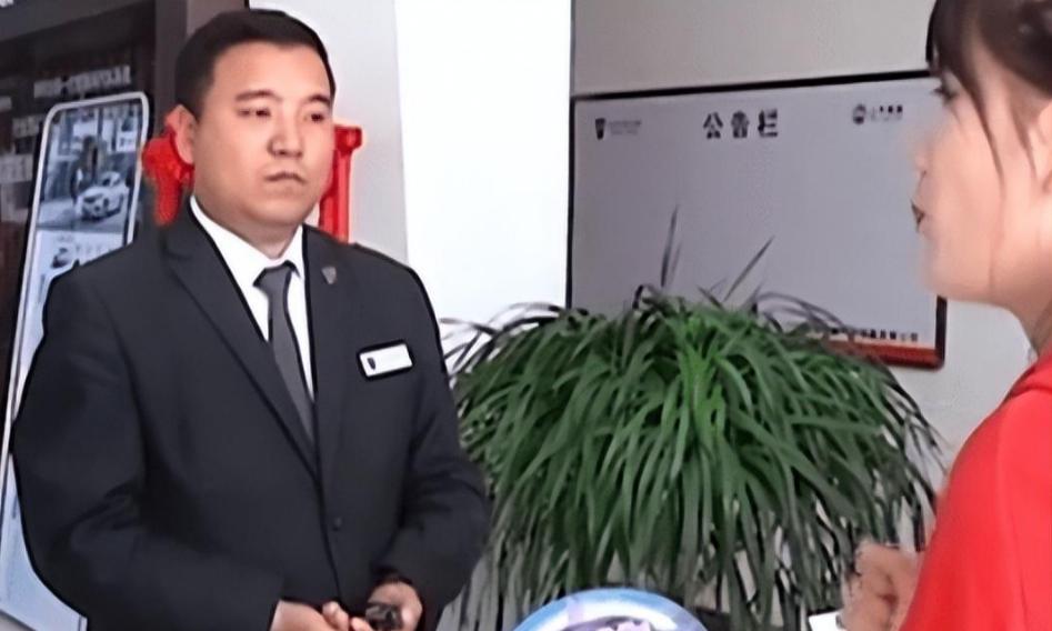 女子4s全款买车且被办理贷款,女子全款买车被8万贷款