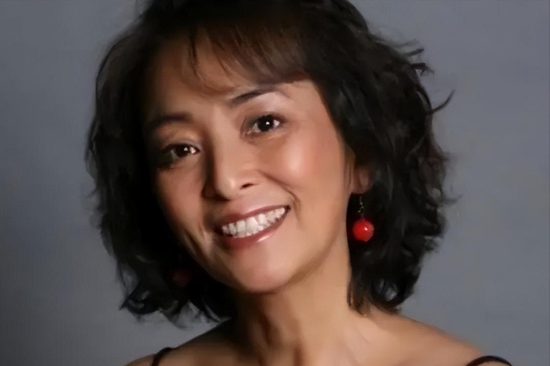 8位晚年移居国外的老牌明星,年轻出国享受晚年回国养老的明星