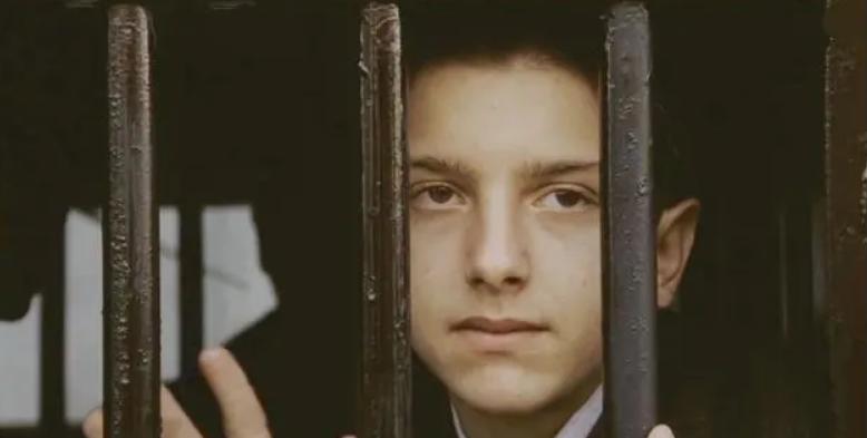 《美国往事》影片中，华丽的视觉效果为何能成为经典之作？