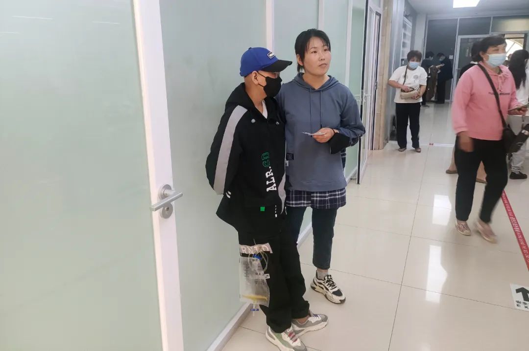 小男孩一天尿不出尿,男童憋得慌尿不出来怎么办