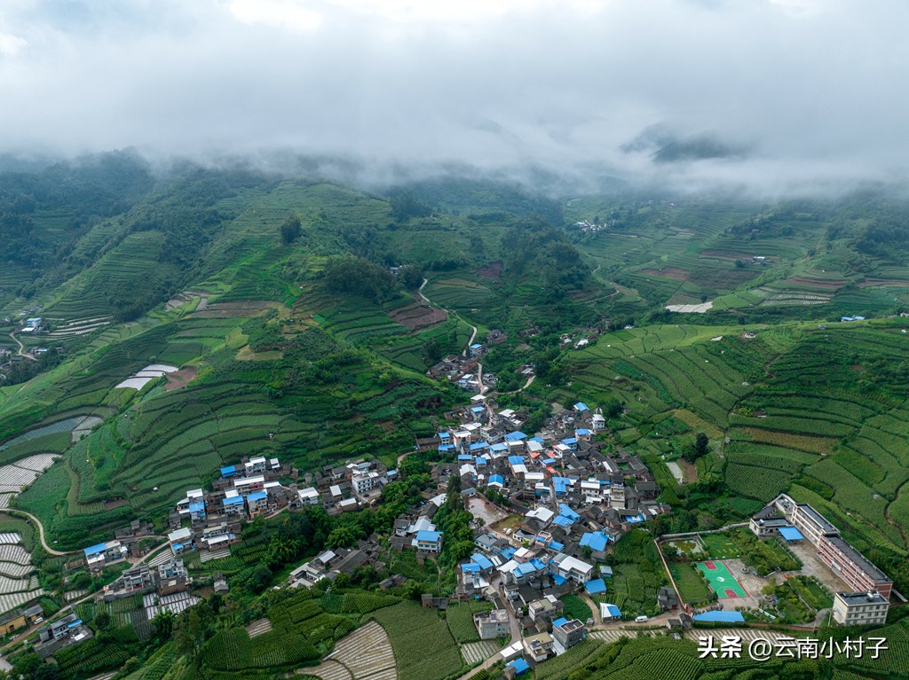 云南古盐井在哪里,诺邓盐井产于哪个地层