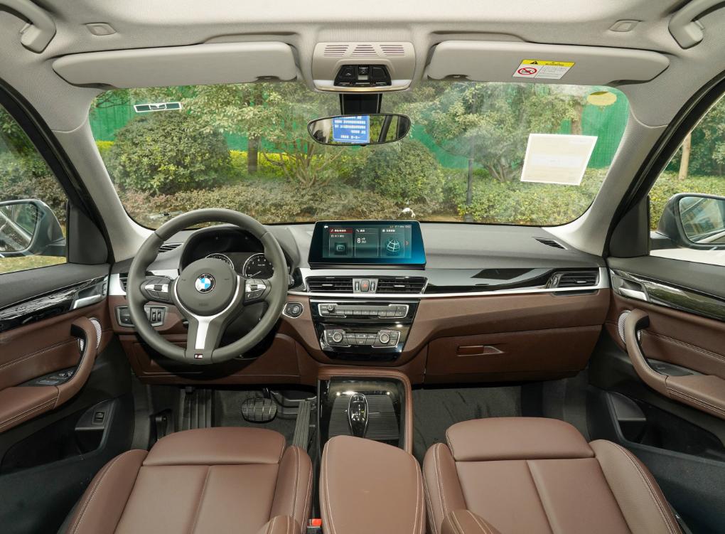 宝马x1三缸动力到底怎么样,宝马x1爱信8at多少时间换变速箱油