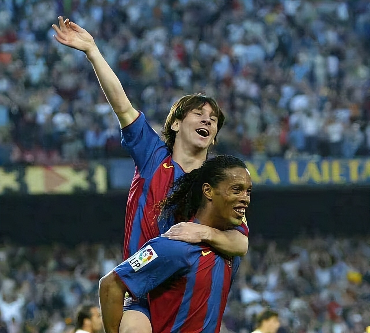 梅西与c罗到底谁才是球王,梅西和c罗到底谁更牛逼