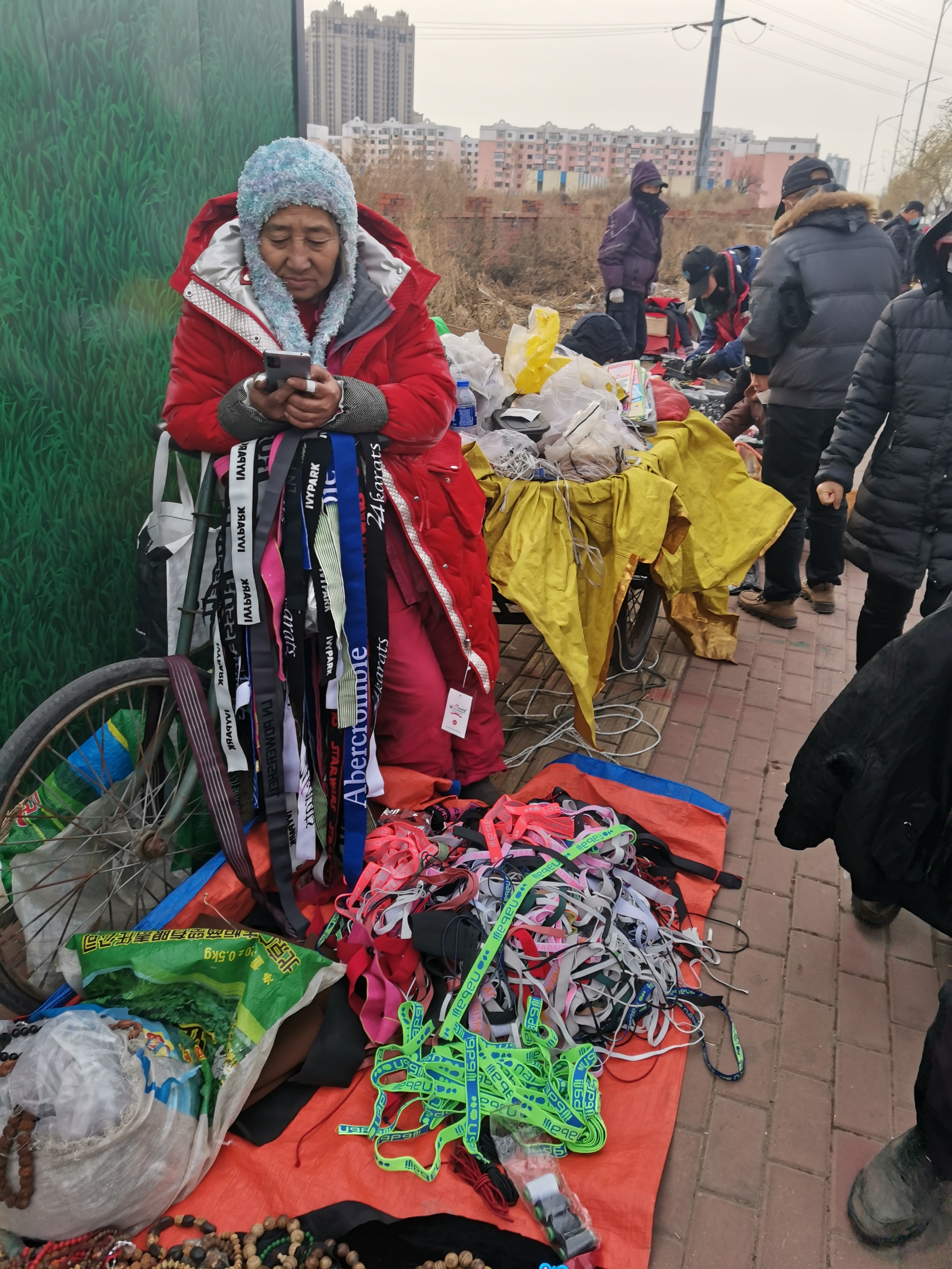 闲逛二手旧货市场,哈尔滨鬼市和旧货市场大全