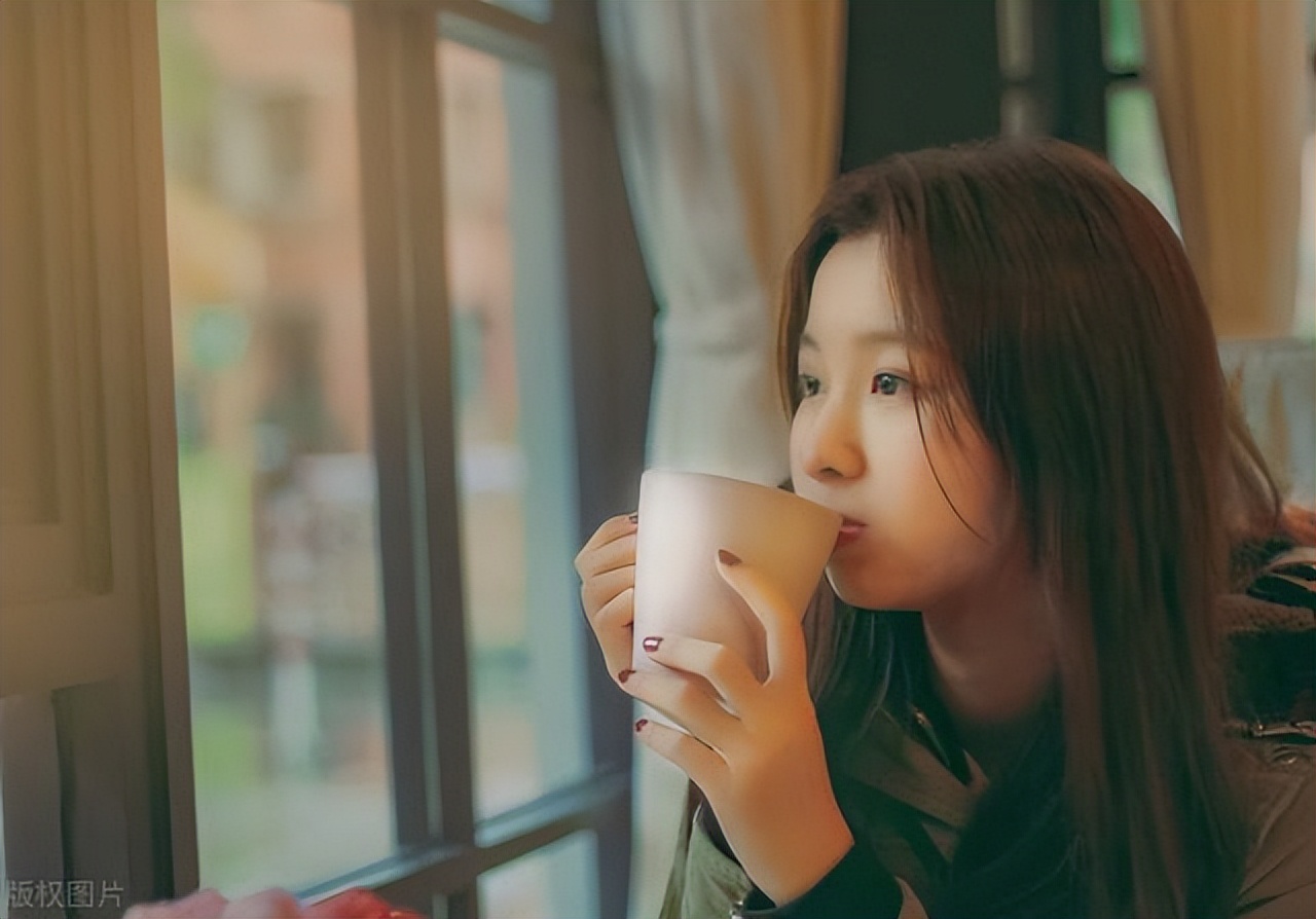 故事：总裁再遇白月光后，我自觉带娃离婚，他却黑脸拦我“不准”