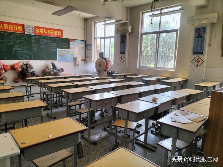 栉风沐雨砥砺前行春华秋实,栉风沐雨砥砺前行薪火传承