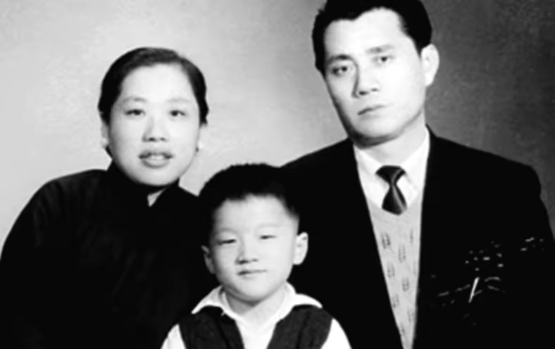 成龙跟他哥相认,成龙与哥哥相认完整版