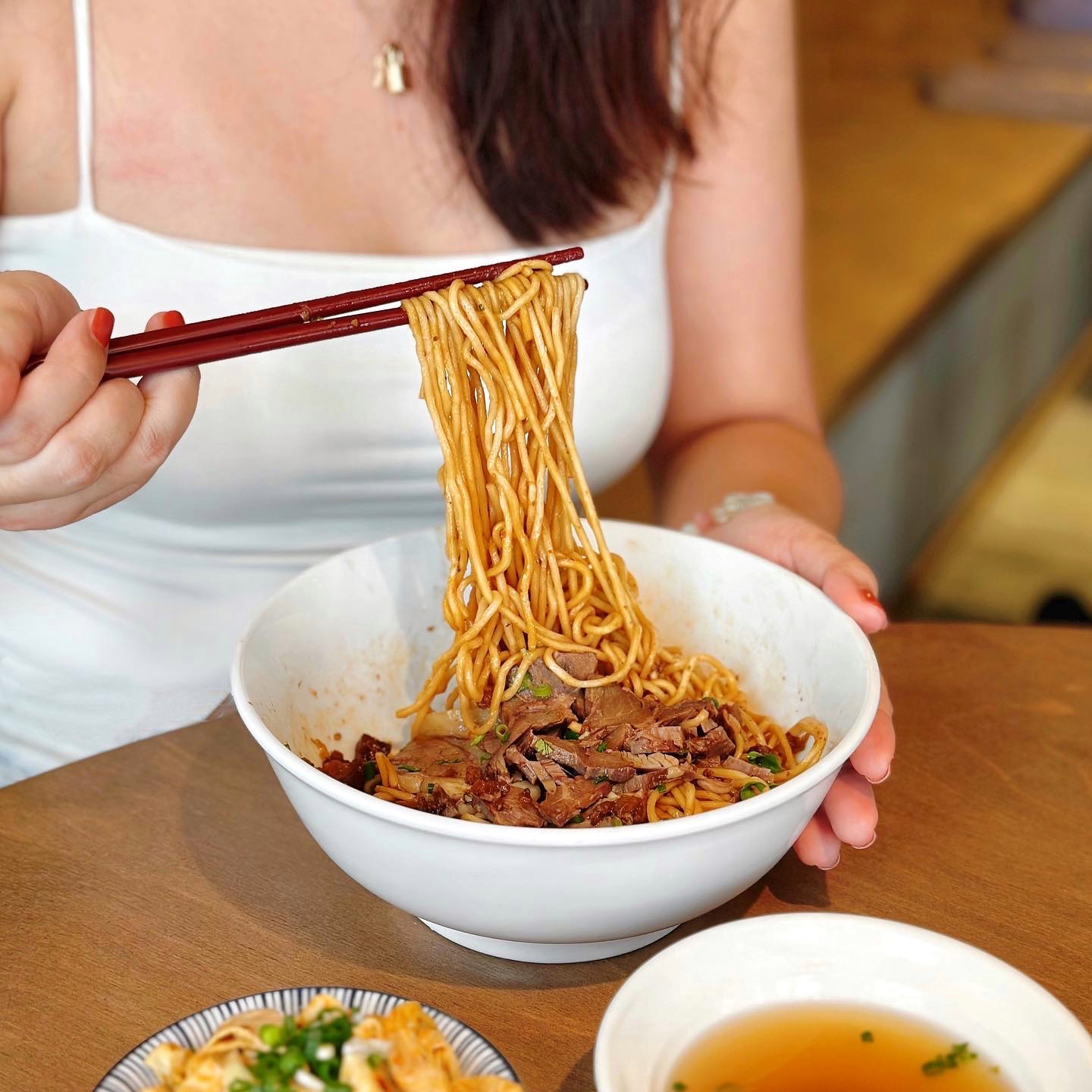 餐饮薄利多销靠谱吗,餐饮老板利润怎么样