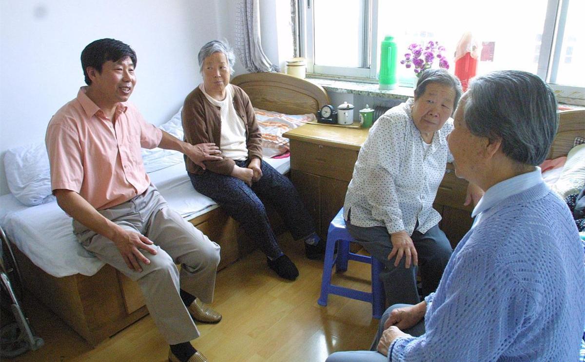 没有退休金的老人晚年生活很惨吗,没有退休金的老人怎么办