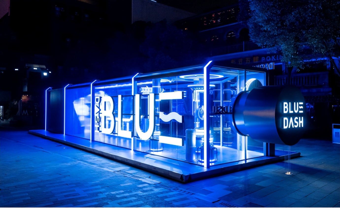 4000亿年轻人酒饮市场,梅见、锐澳、布鲁大师给了哪些解法?