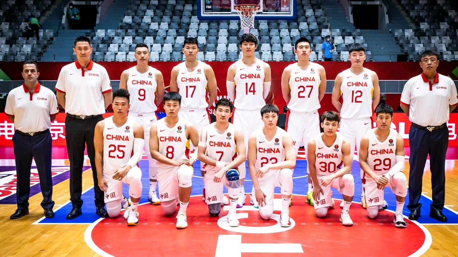 周琦四场集锦,中国男篮12人周琦