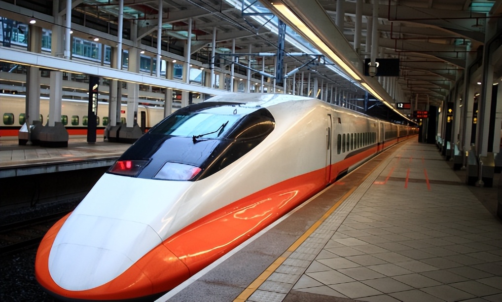 外国人体验中国高铁后，愤怒提出3大“缺点”，国人却非常赞同？