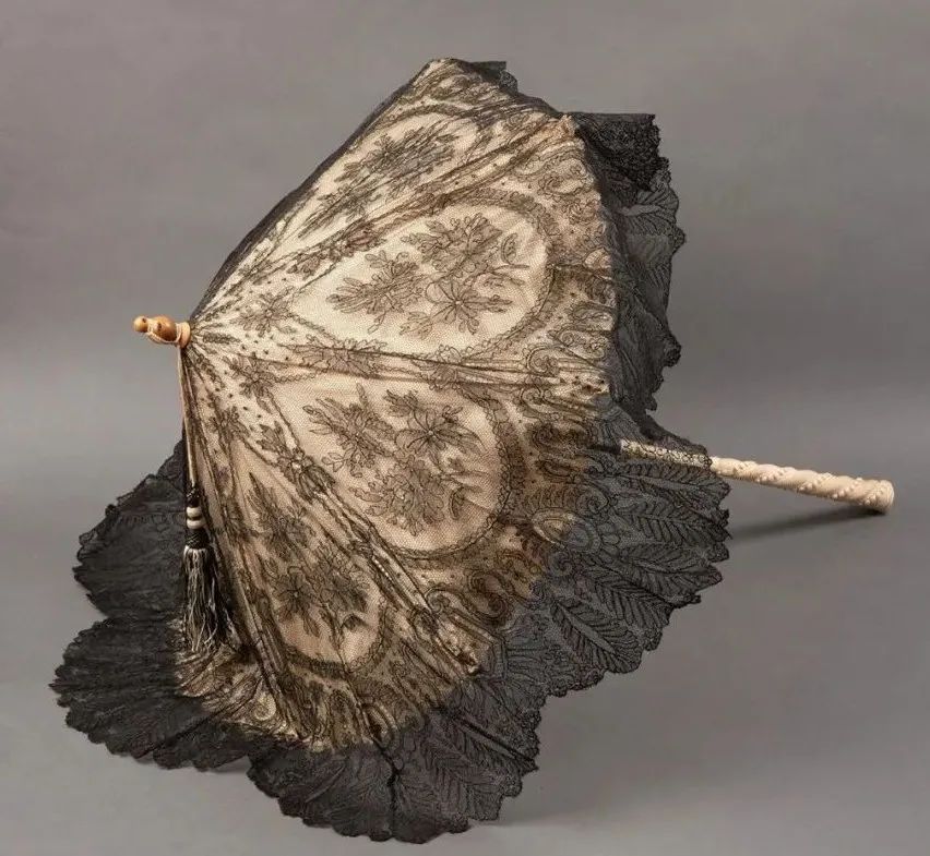 法国人下雨不用雨伞吗,为什么外国人下雨不打伞