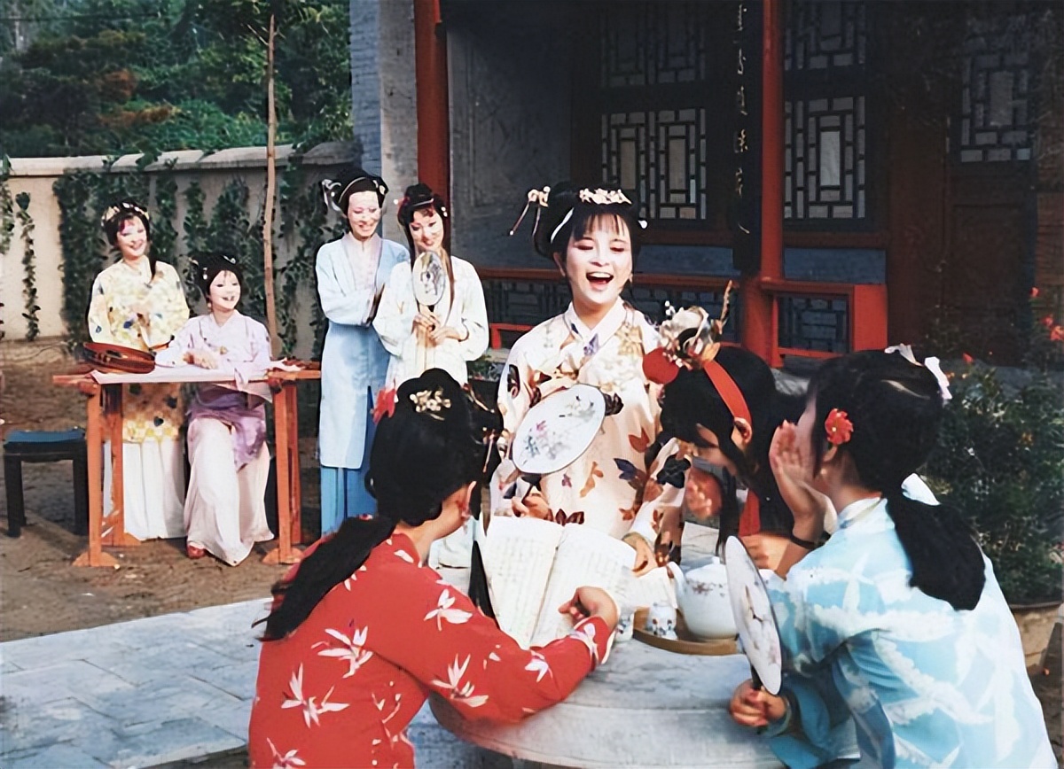 抄检大观园结果如何,抄检大观园的深层原因是什么