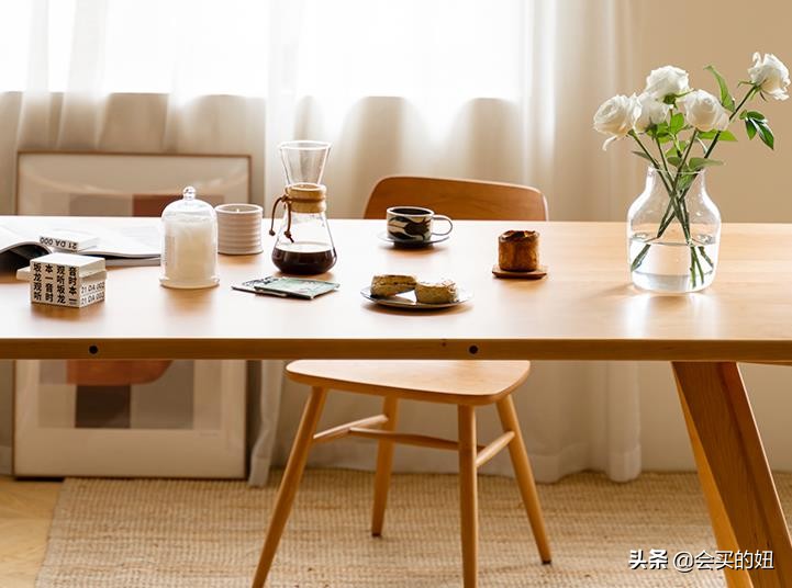 天然大理石餐桌和实木餐桌哪个好,实木餐桌怎么选