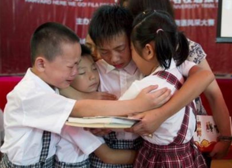 孤儿杨六斤最近情况,广西孤儿杨六斤现状视频