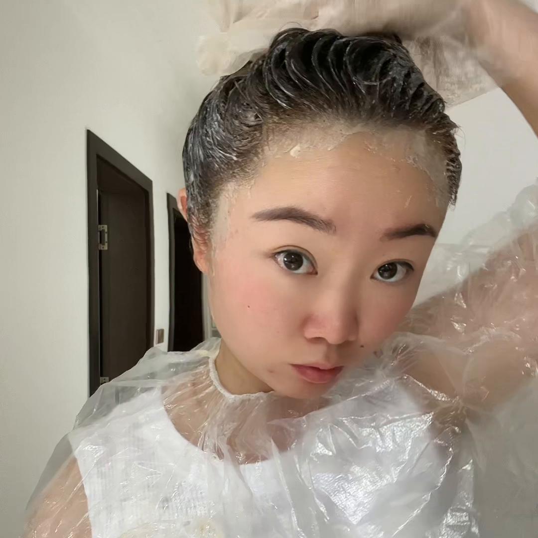 如果染了头发漂了会变回黑色吗,如果染过黑发染其他颜色要漂吗