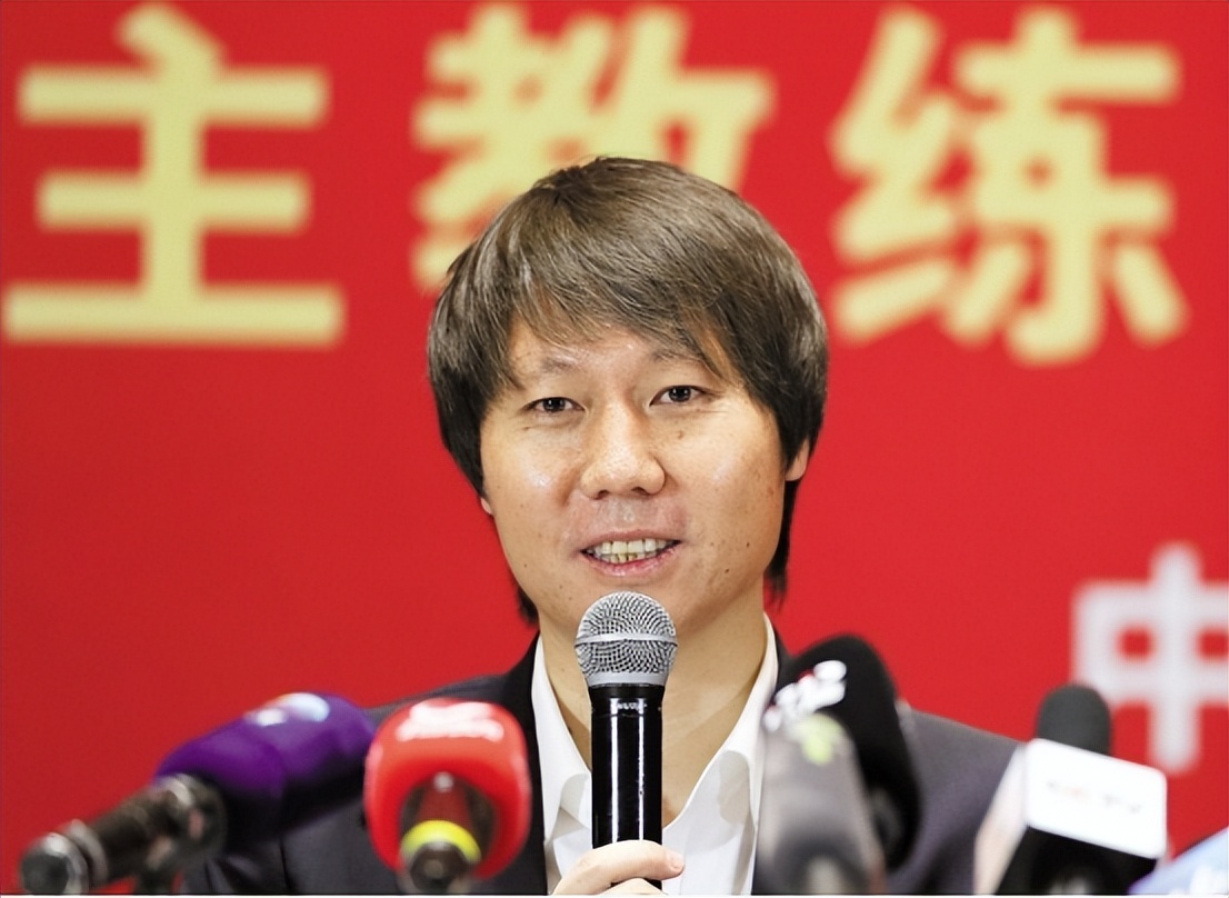 李铁*福艳**不浅:场上球王,场下海王,涉案金额2.7亿,在国外2老婆