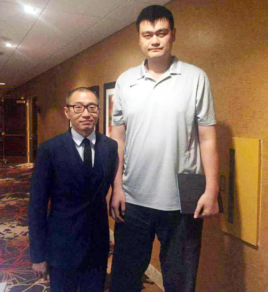 鲁豫和董卿哪个主持得好,央视主持人大赛2019董卿精彩点评