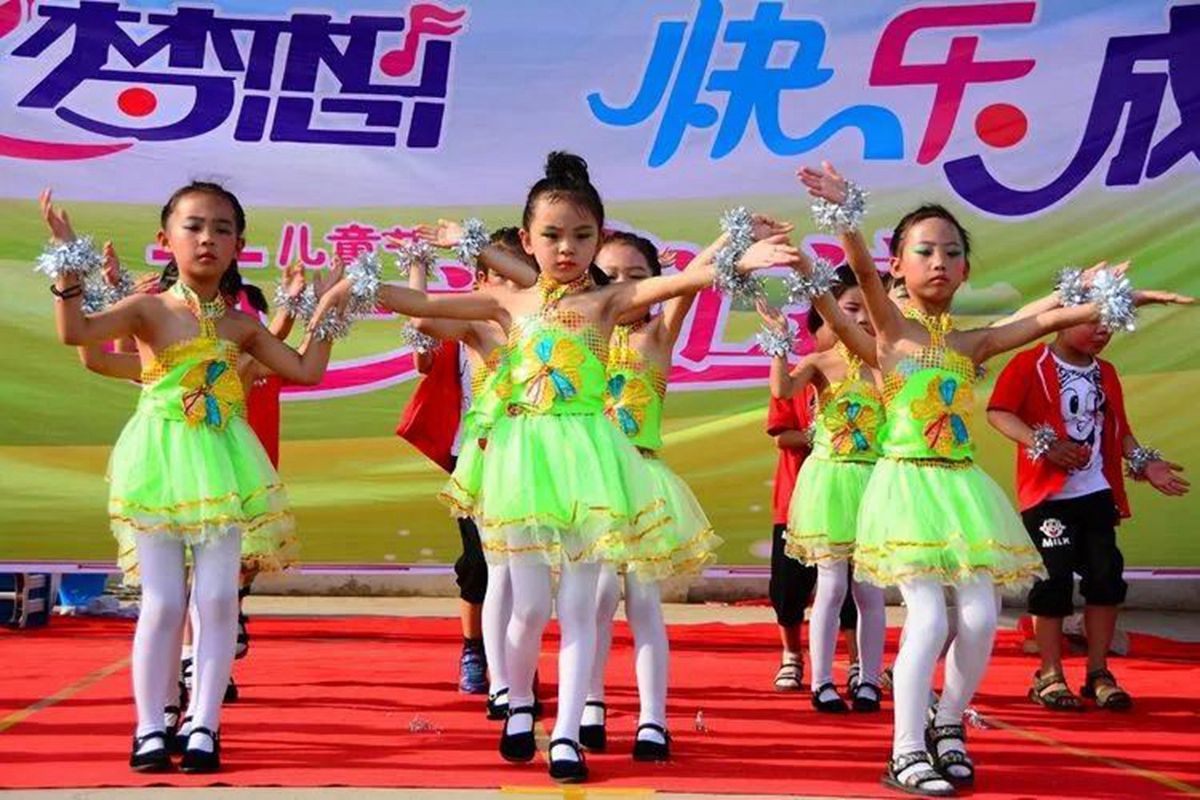 “变味”的儿童节:孩子累、老师烦、家长苦,幼儿园却在开心赚钱