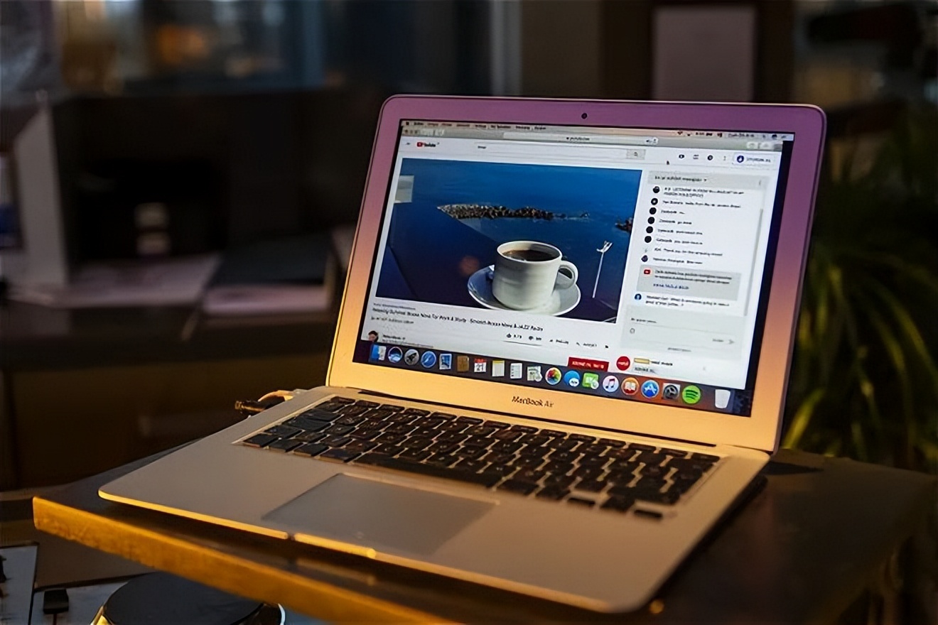 自己在家浏览黄色网站是个人行为还是违法行为