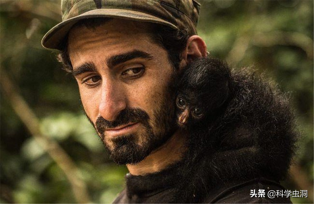 如果人在鲸鱼的肚子里该如何逃生,鲸鱼腹中逃生