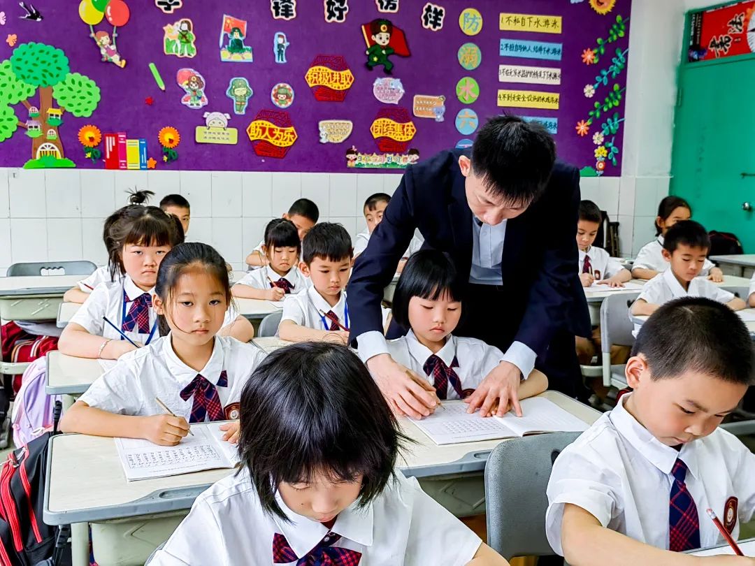 东莞四海学校招生简章,东莞2024石碣四海学校排名怎么样