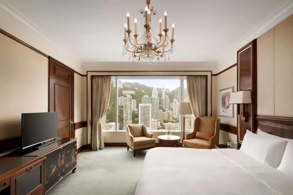 很老派、很雍容、很科技、很新潮，老钱风的“新酒店”