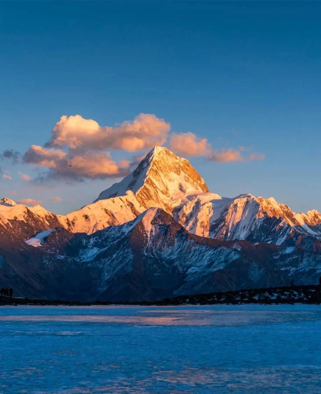 甘孜文旅局长化身侠客火出圈,火出圈啦