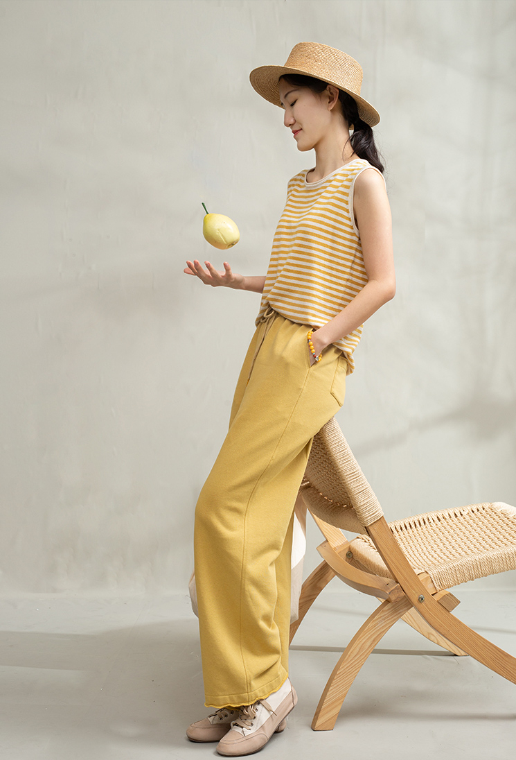 女人30岁穿什么裤子最显瘦又好看,40岁的女人秋冬穿什么裤子显年轻