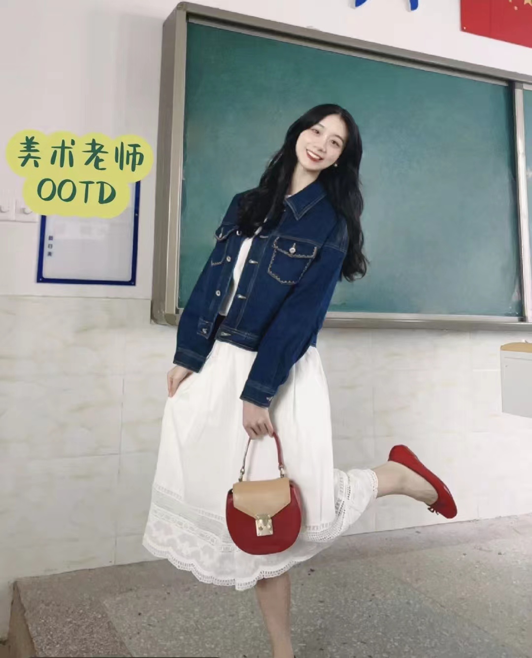 牛仔外套的最佳搭配小版型,牛仔外套怎么穿好看又时尚