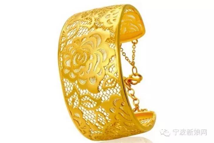 结婚当天需要戴三金首饰吗,新娘婚礼可以戴三金吗