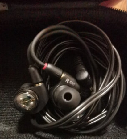 佩戴舒适音质好的有线耳机,超强音质的有线耳机