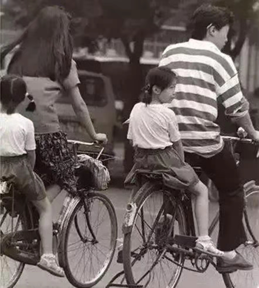 二八大杠哪个年代的,当年的二八大杠满满的回忆