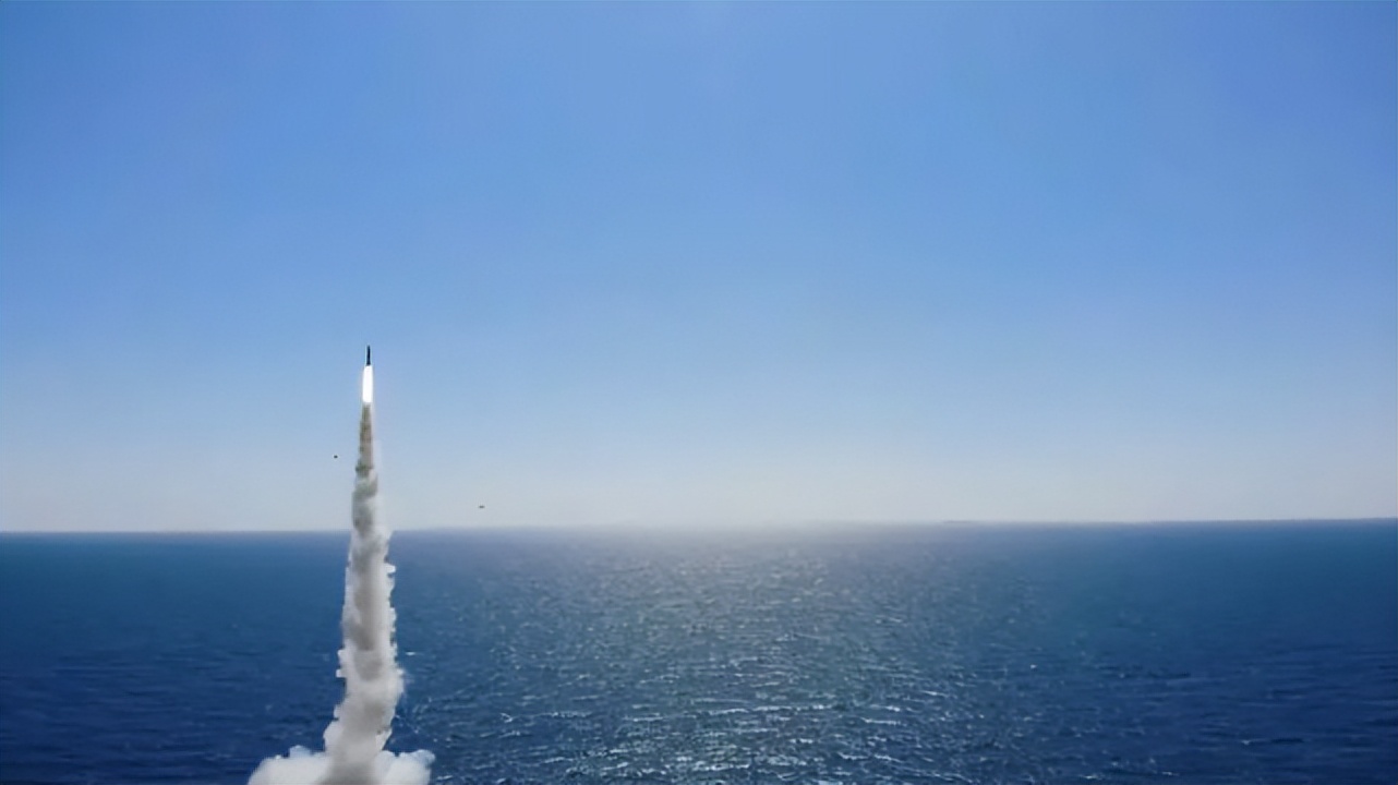 中国有没有可能可以造潜艇航母,要不要造航母