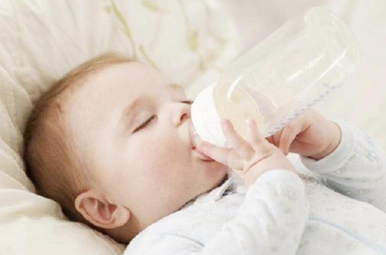 宝宝厌奶期怎么办最快最有效,宝宝厌奶期最快的解决方法