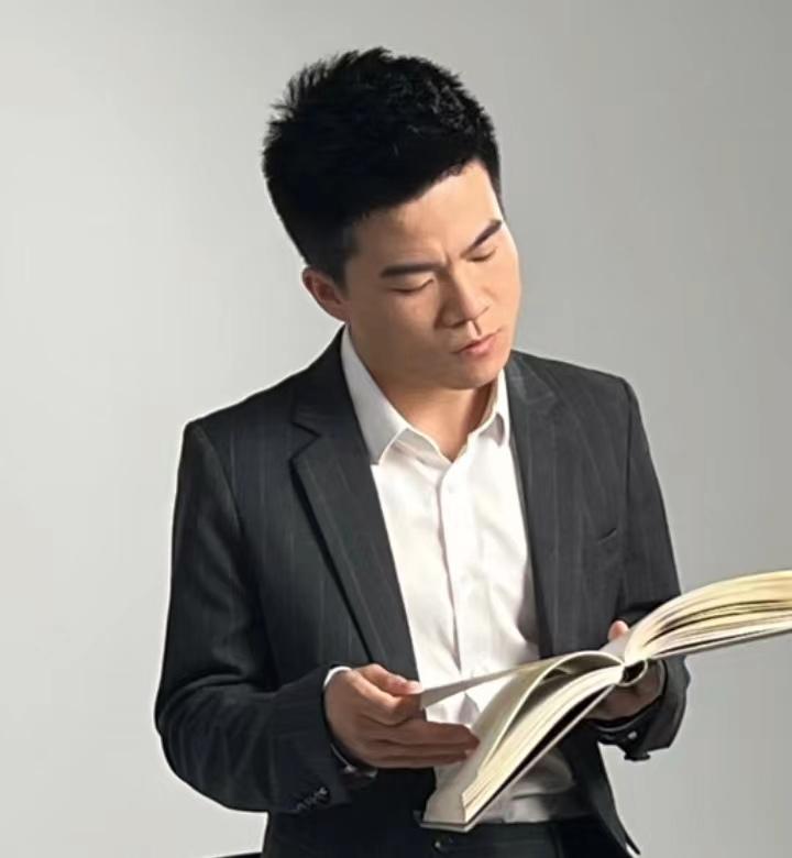 董宇辉谈论足球,董宇辉说足球队