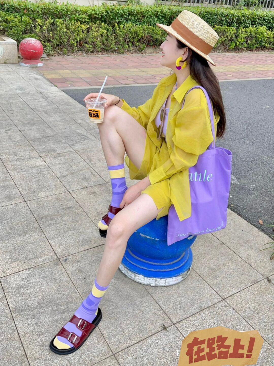 宽松衬衫搭配阔腿长裤,衬衣裙与白裤子最新穿搭