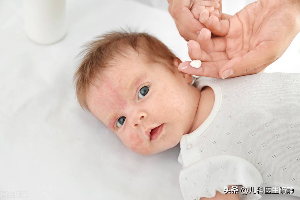 耳朵里边流水结黄痂,4个月婴儿耳朵里有黄痂