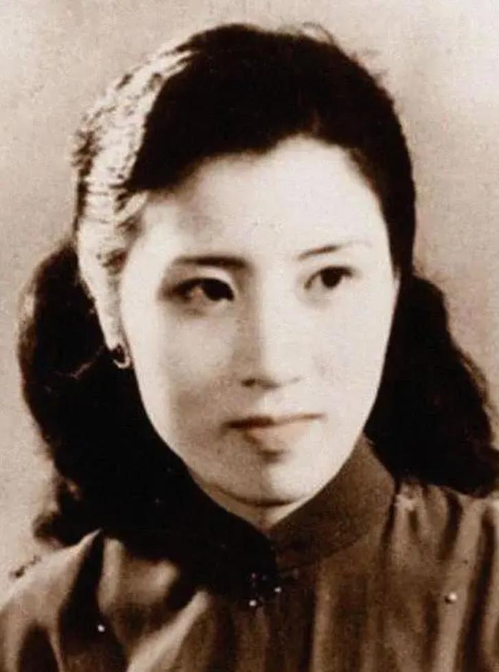 张灵甫将军遗孀王玉龄现状,粟裕大将张灵甫片段