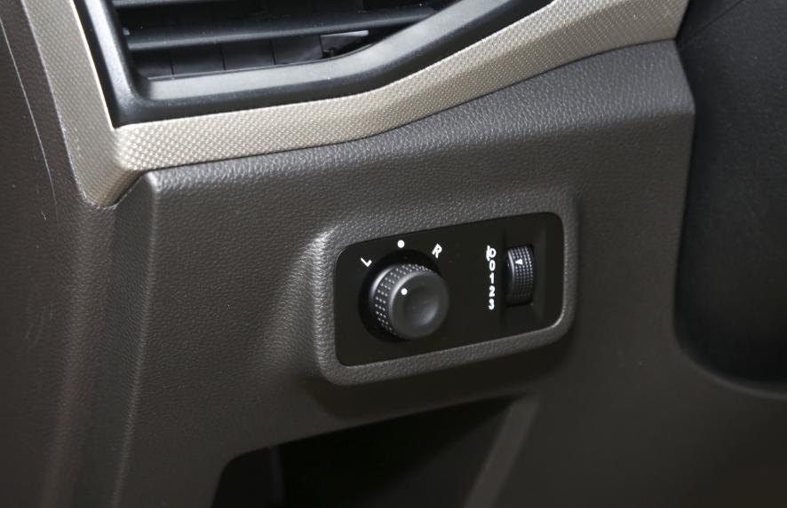 五菱宏光新款说明书,五菱宏光新款与老款区别