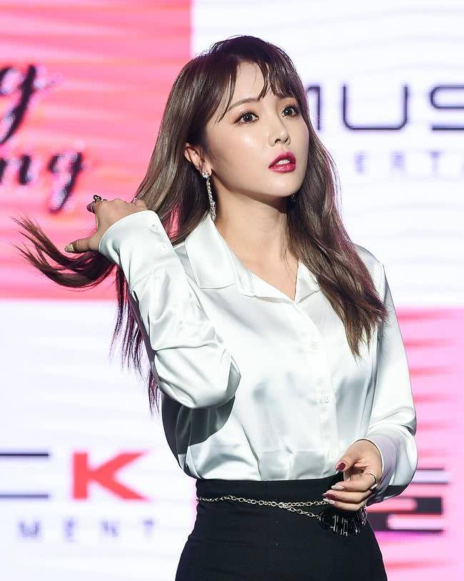 微胖女神洪真英个人资料,微胖女神洪真英抢镜