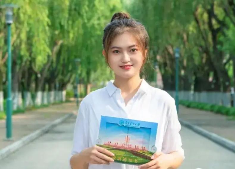 大学录取通知书上的考生号是啥,高考录取通知书上的编号是排名吗