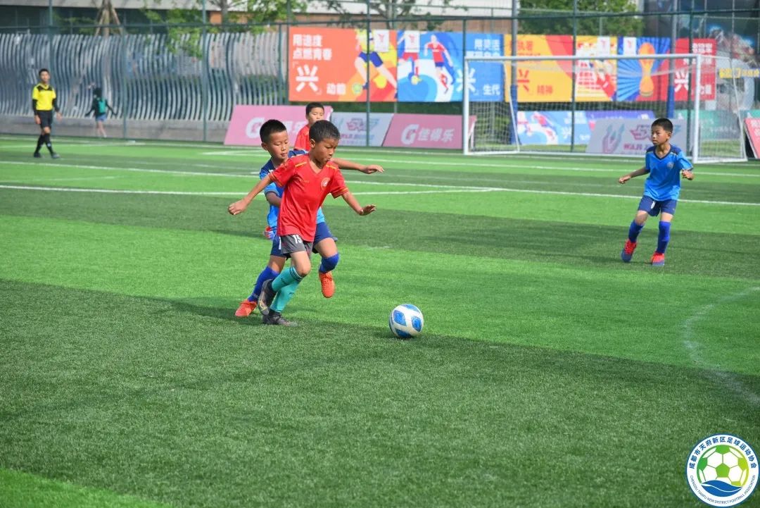 东湖路小学校园足球总决赛,喜报校园足球冠军