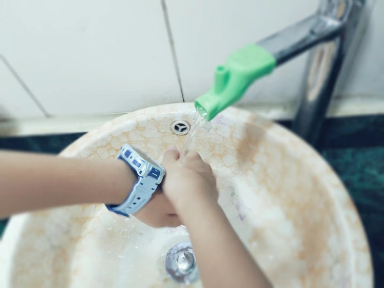 360多功能儿童手表11x高精定位,360儿童手表双摄支持微信吗