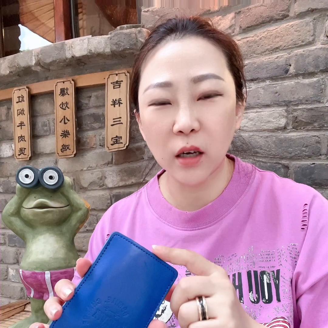 想要酷酷的防晒选择什么样的墨镜,夏天戴什么墨镜防晒好看