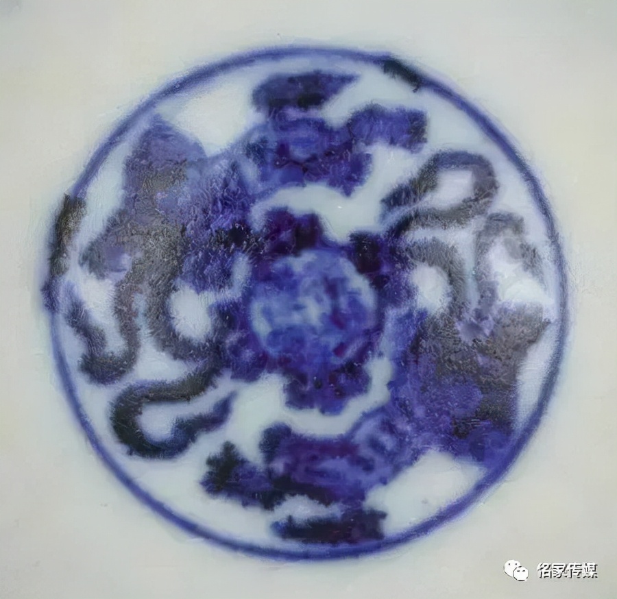 永乐青花瓷压手杯,永乐暗刻龙纹压手杯