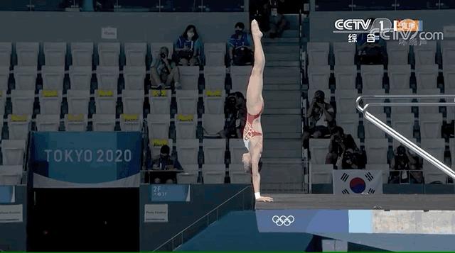 全红婵奥运夺冠完整视频回放,小炸毛女孩全红婵第一次夺冠