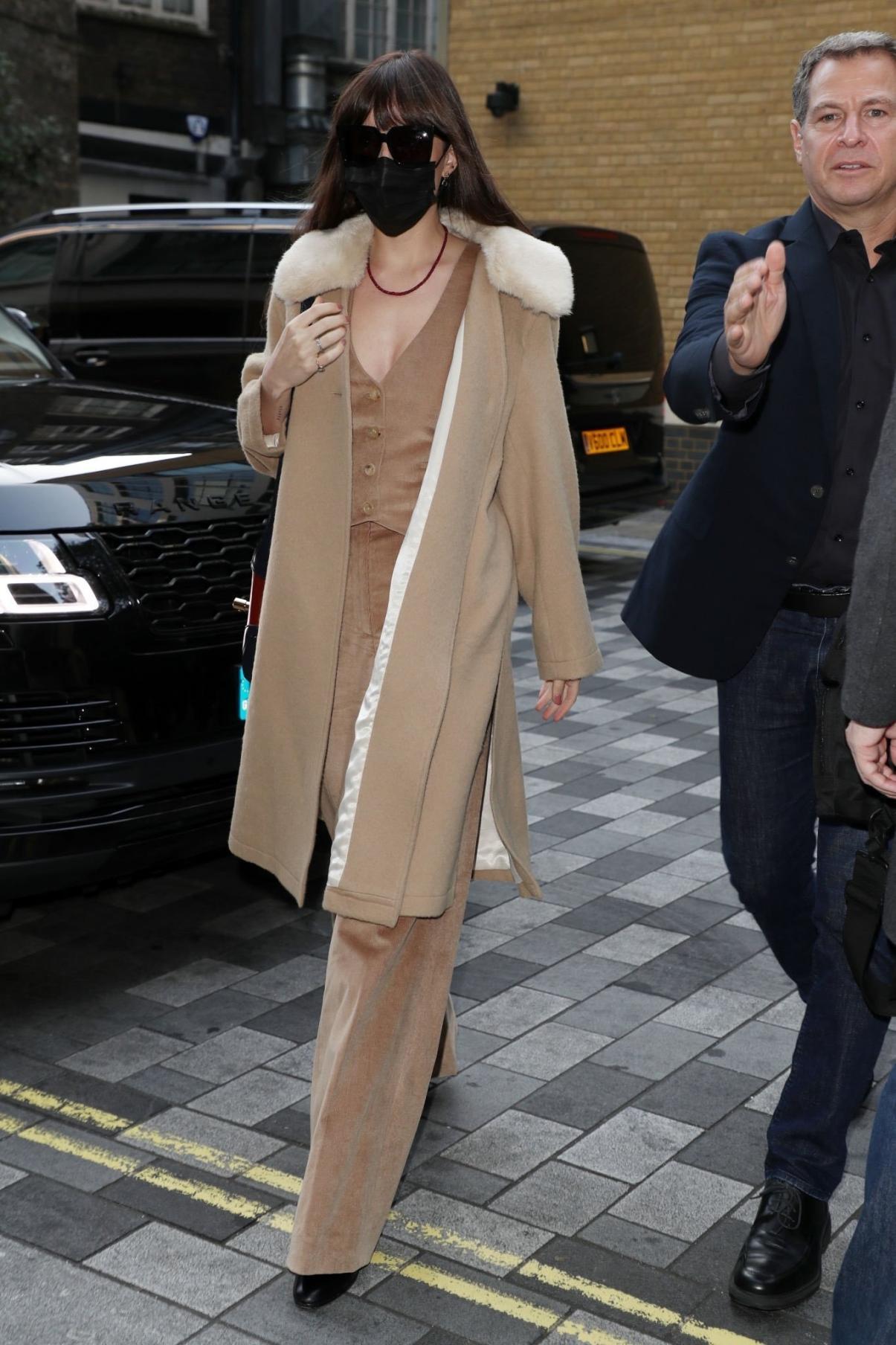 夏季超美显白奶茶色系,秋冬季最显白的奶茶色